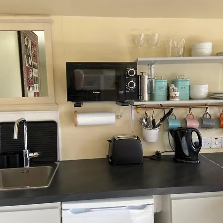 The Cosy By The Shore *