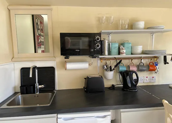 The Cosy By The Shore *